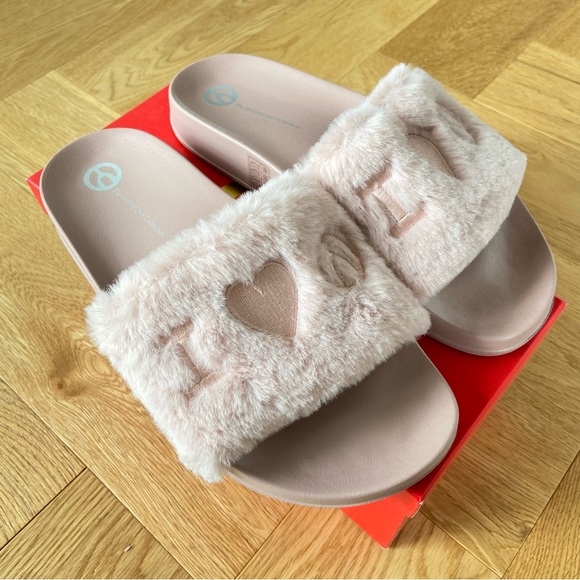 [Brand New] The WISHBONE Collection / Jaclyn /Pink Faux Fur sandal / Size 9 - Picture 2 of 12